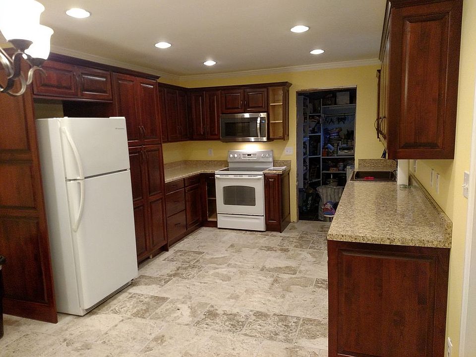 1st image of 678 Live Oak Trl NE