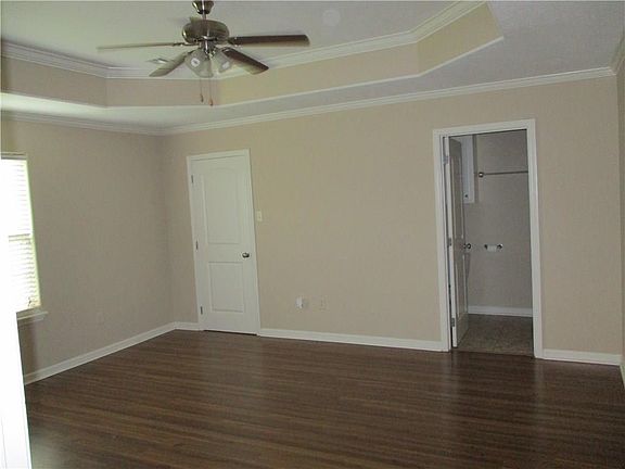 5th image of 1022 Shady Ln