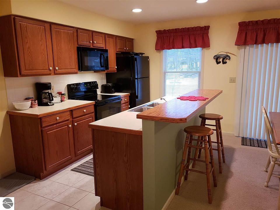 1st image of 8535 Portage Point Dr