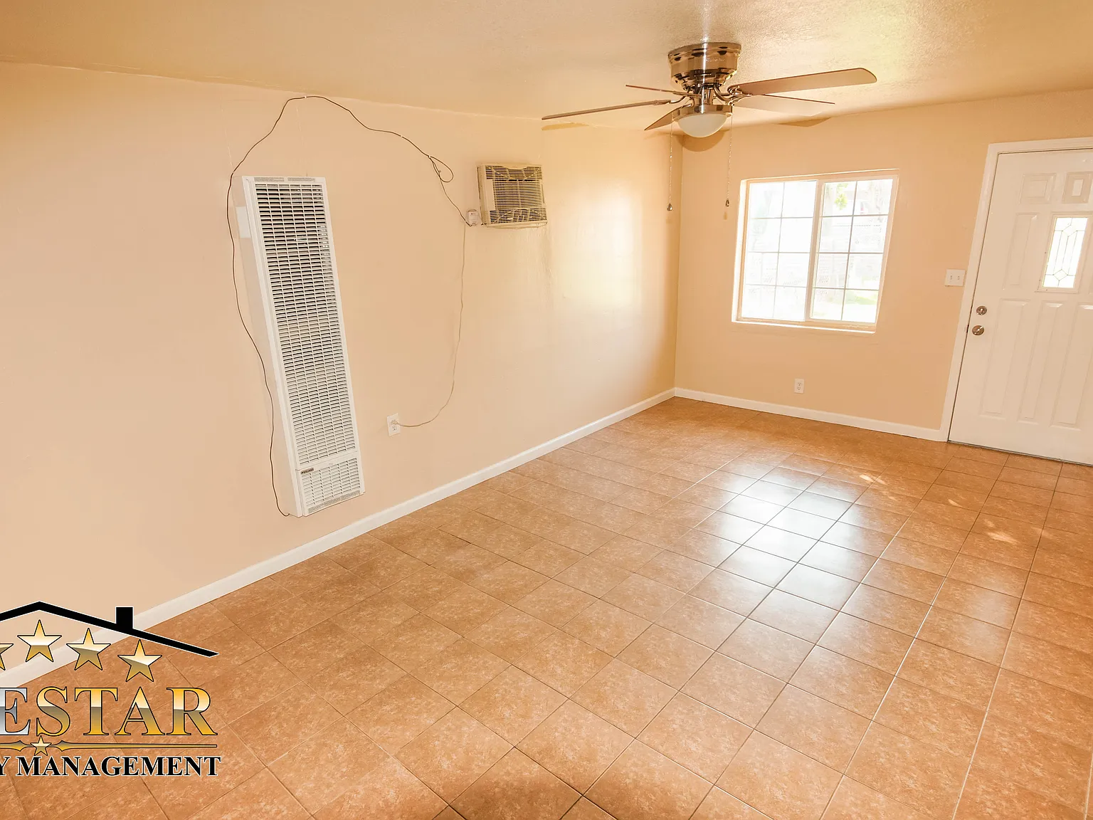 2 bed, 1000 sqft, $1,550 — Photo 2