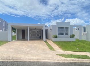 527 Vistas Ave, Rio Grande, PR 00745