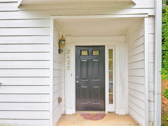 3rd image of 2426 Valley Cove Dr