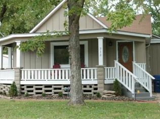 312 E Nichols St, Spring Hill, KS 66083