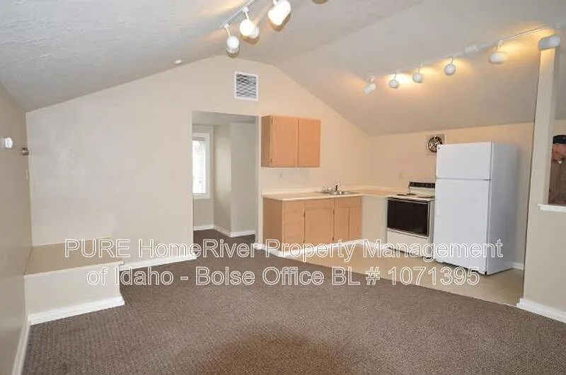 1 bed, 1.0 bath, 550 sqft, $1,195 — Photo 4