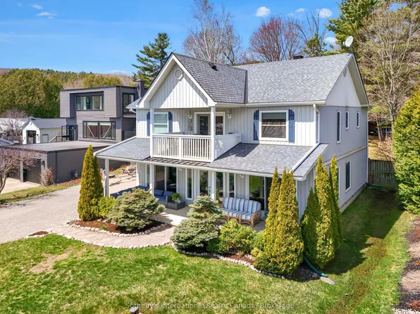 604 Champlain Rd, Tiny, ON L9M 0C2