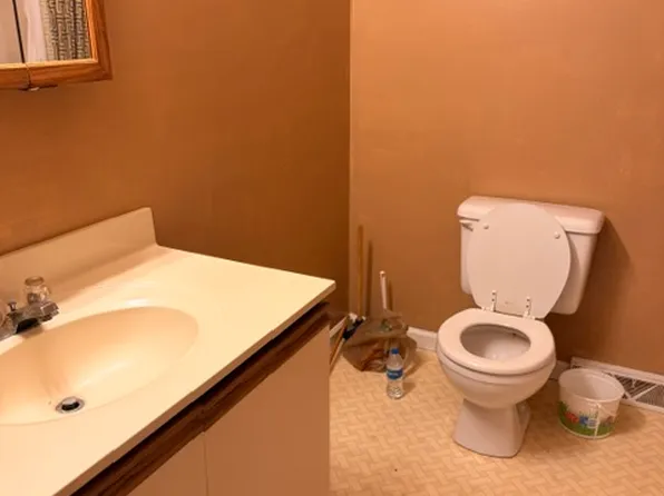 221 Pennsylvania Ave, Enola, PA 17025