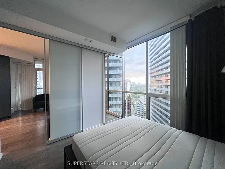 45 Charles St E #3509 — Photo 7