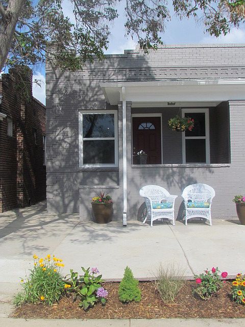 Front Exterio