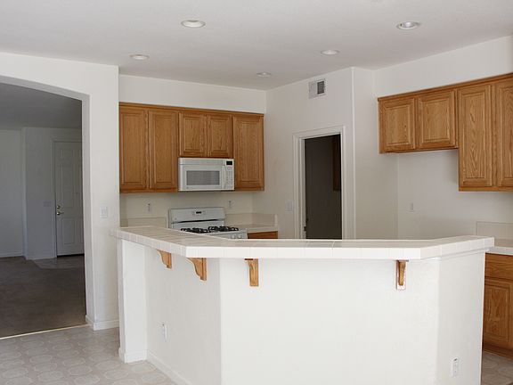 3rd image of 6633 Silver Mill Way