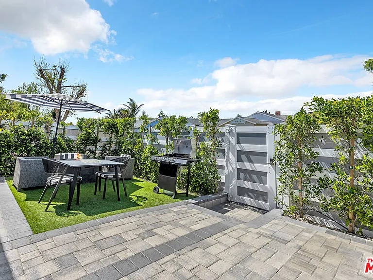 7076 Park Mnr — Photo 25