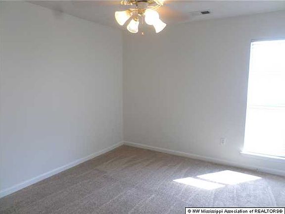 3rd image of 10731 Oak Cir N