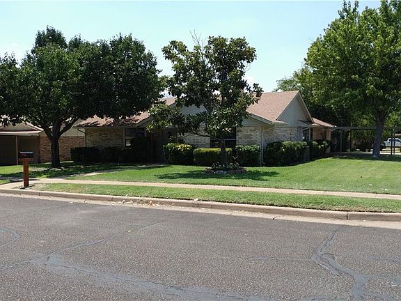 2nd image of 800 Lottie Ln