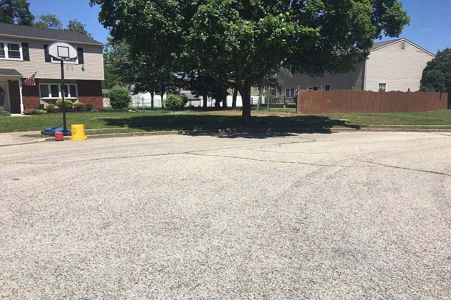 2nd image of 8 Waterford Cir