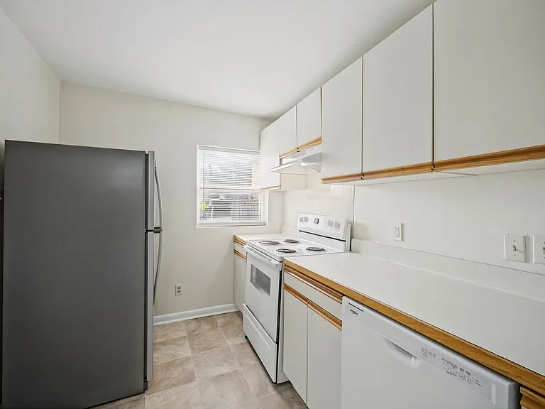 8204 Atlantic Ave #A — Photo 12