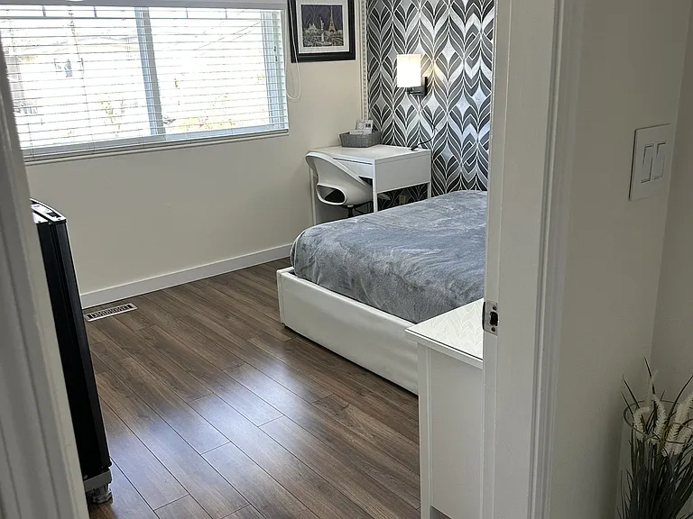 Bedroom D: $1,230 Private room with Double sized bed (Shared bathroom)
Solo occupant only