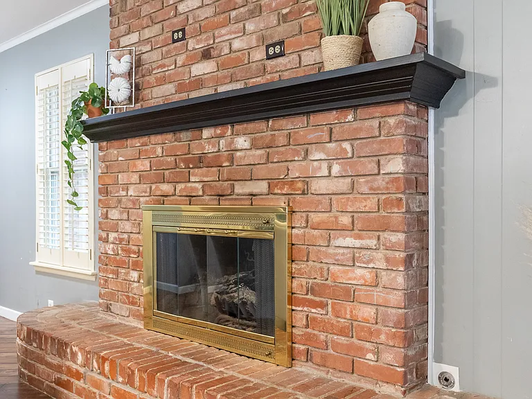 2132 Sylvan Dr — Photo 7