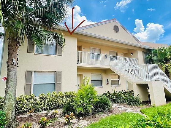2nd image of 321 Robin Hood Cir Unit 201