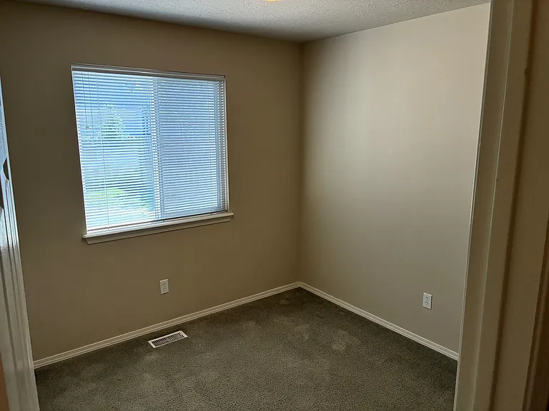 3482 S Virginia Ave — Photo 8