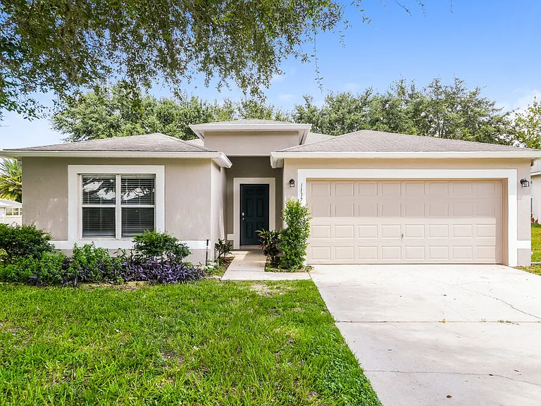1117 Windy Bluff Dr — Photo 1