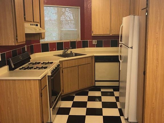 4th image of 2649 Sunny Slope Dr APT 4