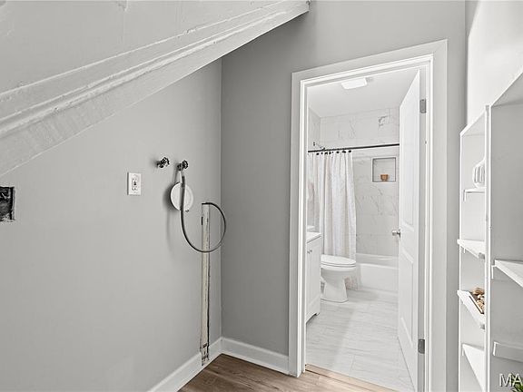 4th image of 2927 Harper St