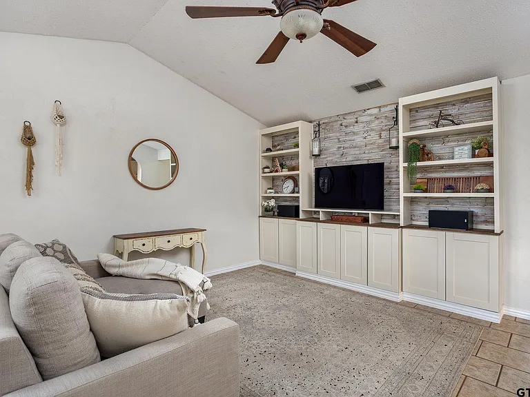 400 S Town Dr #308 — Photo 8
