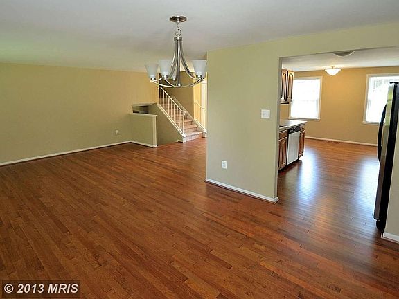 5th image of 3221 Holly Berry Ct