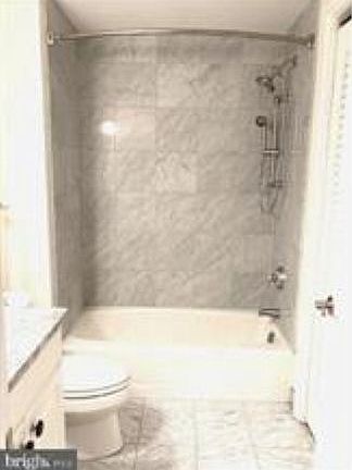 4th image of 1701 Locust St