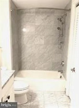 1701 Locust St — Photo 4