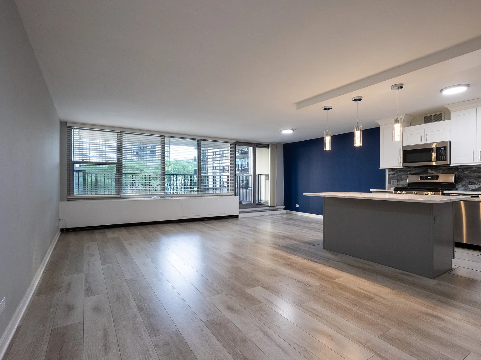 1 bed, 860 sqft, $2,700 — Photo 4