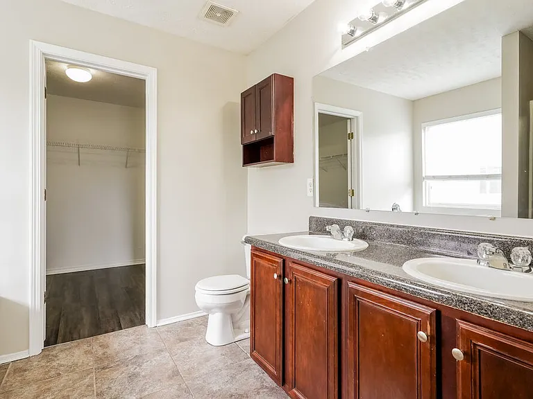 2893 Creekbend Dr — Photo 11