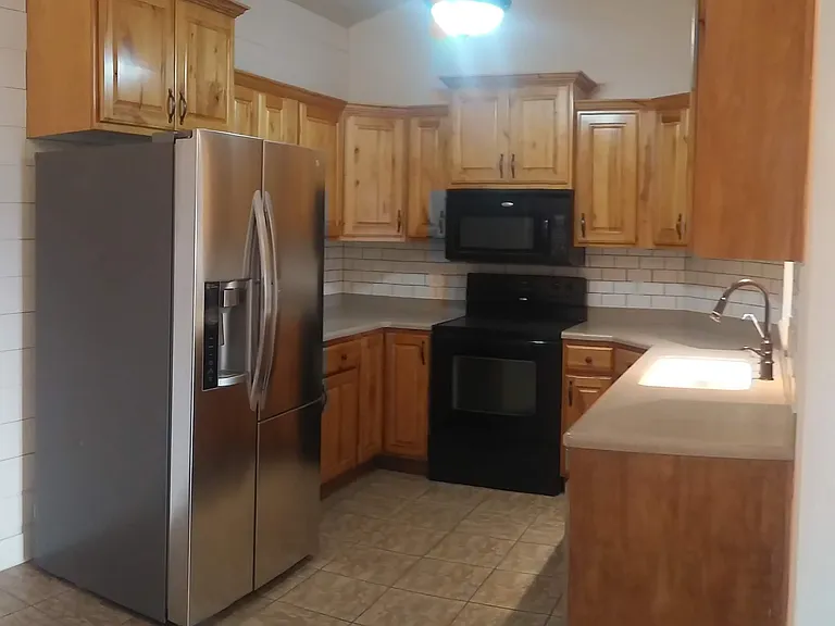 1045 S 1700 W — Photo 9