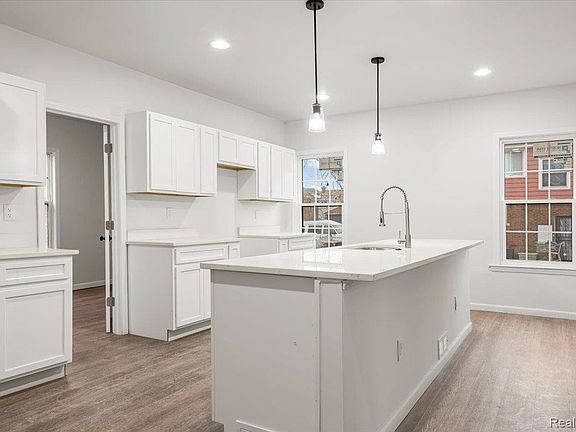 5th image of 4801 Sturtevant St
