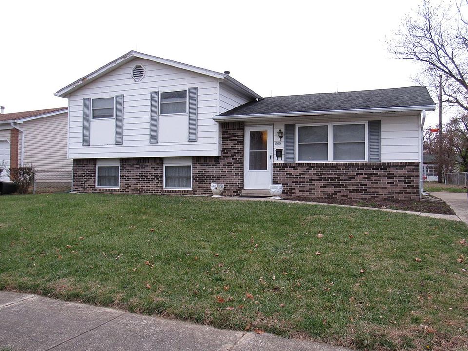 1st image of 800 Crescent Dr