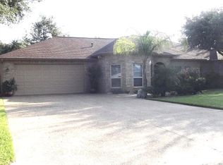 111 Oaktree St, Rockport, TX 78382