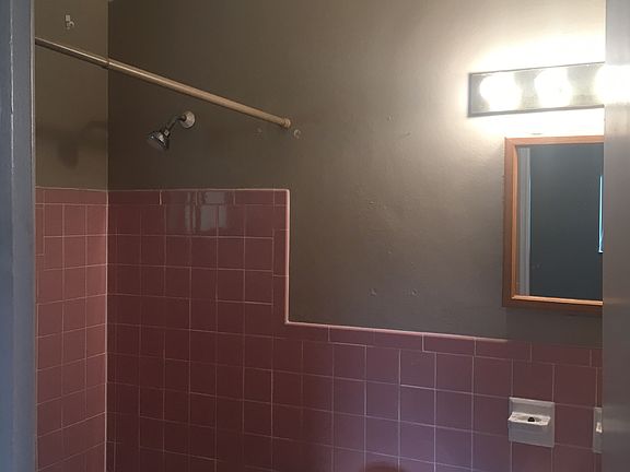 3rd image of 2118 Sun Valley Dr