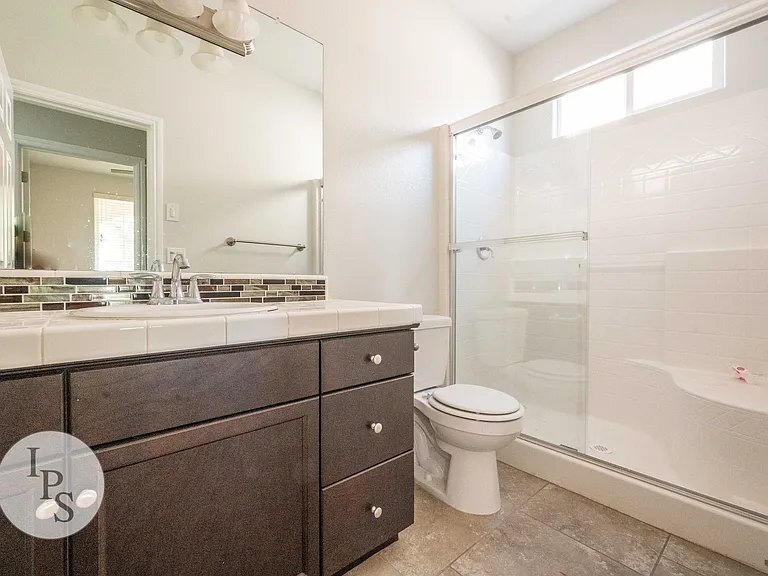 3611 Lansing Ave — Photo 7