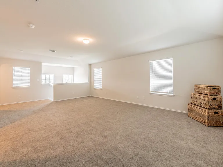 Bonus room / second living room