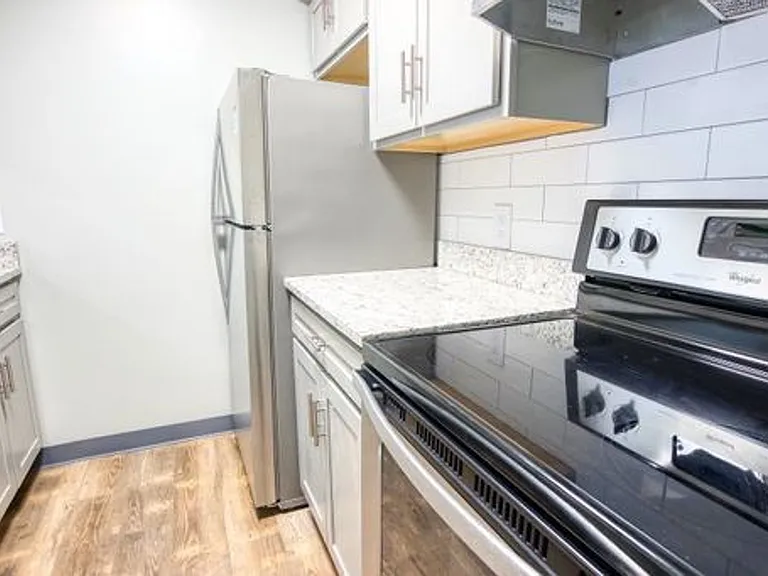 Sugarbush Apartments — Photo 227