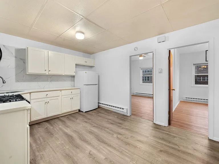 40 W 52nd St #1F — Photo 1