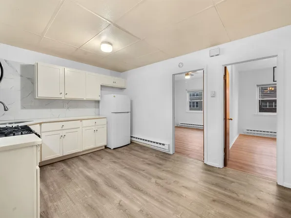 40 West 52nd Street image 1 of 10