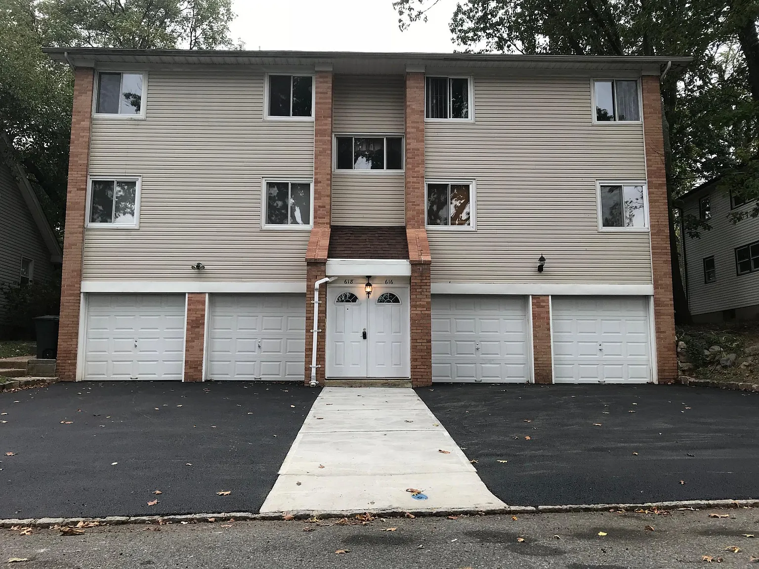 3 bed, 1100 sqft, $2,900 — Photo 1