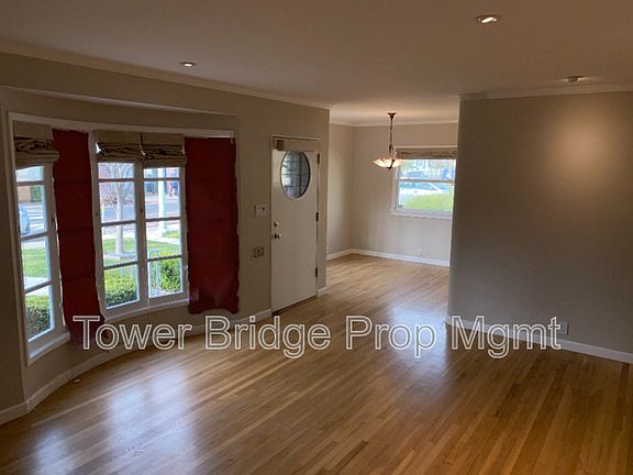 2nd image of 243 39th St