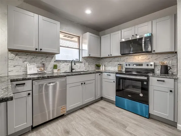 313 Ember Glow, Moore, OK 73160