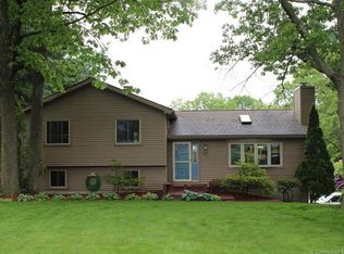 24 Broad View Dr, Wallingford, CT 06492