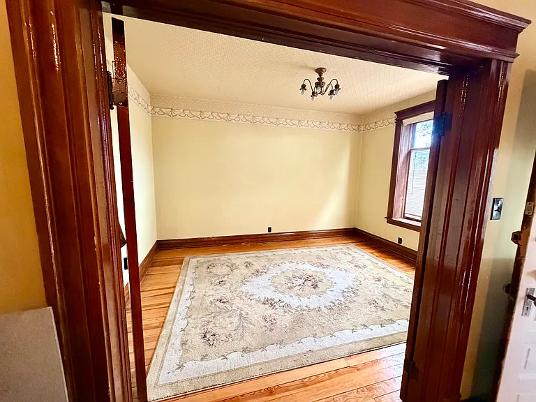 307 S 4th St — Photo 10