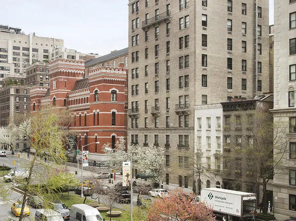 The Mayfair at 610 Park Avenue in Lenox Hill : Sales, Rentals