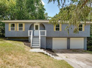 17 Dee Vue Ln, Rossville, GA 30741