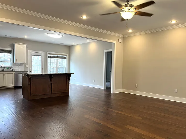 122 Fargo Dr — Photo 2