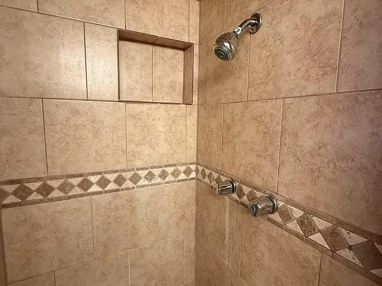 107 Avenue G — Photo 31